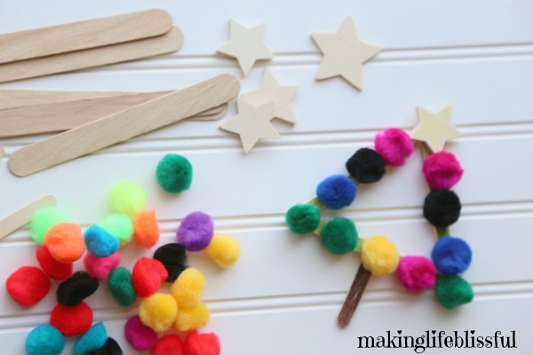 How to make this Christmas tree craft for kids