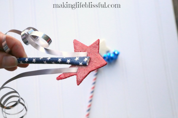 How to make patriotic parade wands