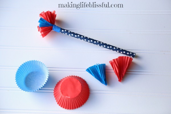 Easy 4th of July parade wand craft for kids