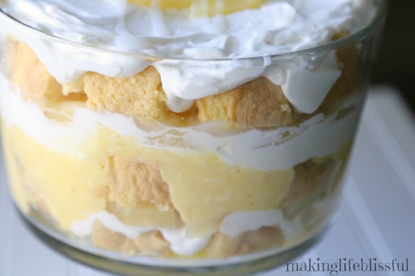 The PERFECT summer dessert trifle!
