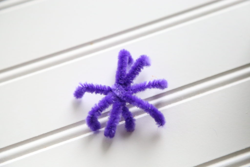 How to make a spider with pipe cleaners