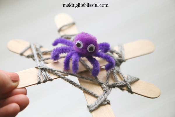 FUN Halloween Spider Craft for Kids!