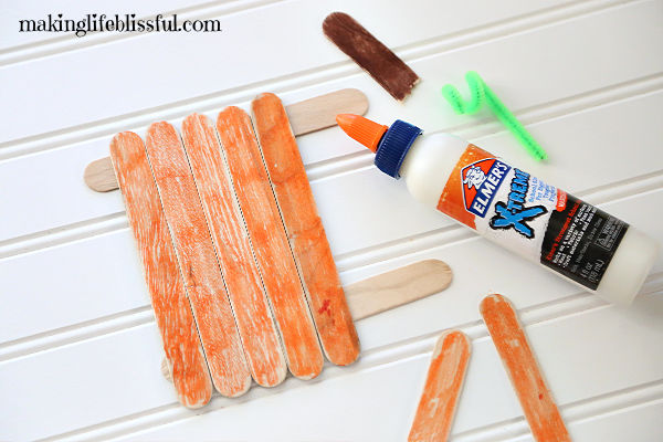 How to make the easy craft stick pumpkin craft for kids
