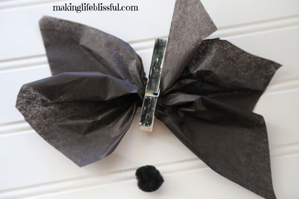 How to make the tissue paper Halloween bat