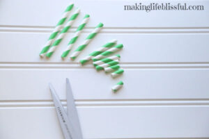 paper-straw-christmas-tree-craft